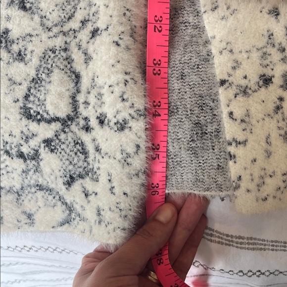 Lovestitch Black and White Snake Patterned Open Cardigan - Picture 7 of 11